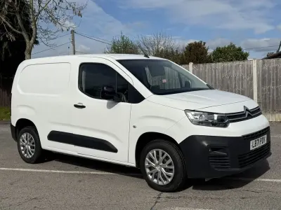Gebraucht Citroën Berlingo 100 PS (73 kW) 2021 Weiß Van / Kleinbus