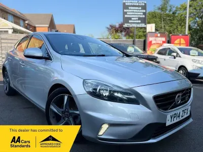 Used Volvo V40 R-Design 115 HP (84 kW) 2014 Silver Hatchback