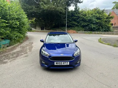 Used Ford Focus Zetec 120 HP (88 kW) 2015 Blue Hatchback