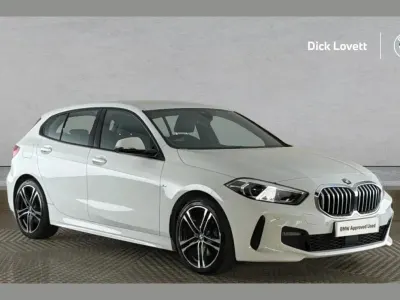 Używany BMW 118 M Sport 134 KM (98 kW) 2021 Biały Hatchback