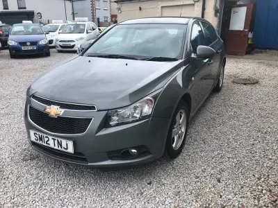 Begagnad Chevrolet Cruze LT 113 HK (83 kW) 2012 Grå Halvkombi