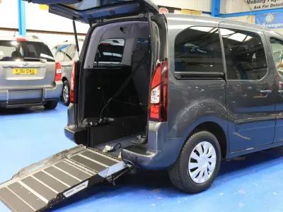 Używany Peugeot Partner 2015 Szary Minivan