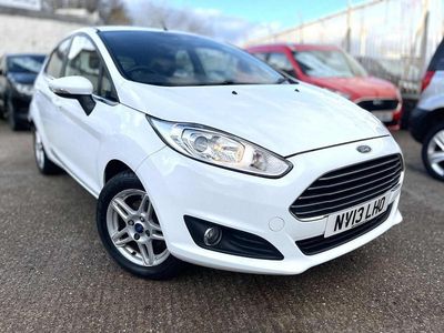 Used Ford Fiesta Zetec 2013 White Hatchback
