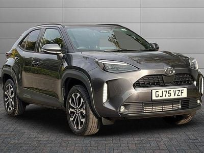 Forest green New 2025 Toyota Yaris Cross Design SUV | £26,750 (Fair price)