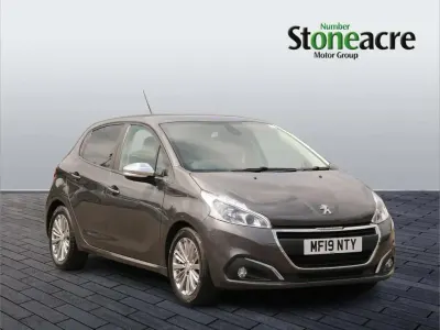 Used Peugeot 208 Signature Sky 80 HP (58 kW) 2019 Grey Hatchback