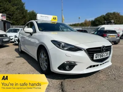 Used Mazda 3 105 HP (77 kW) 2016 White Hatchback