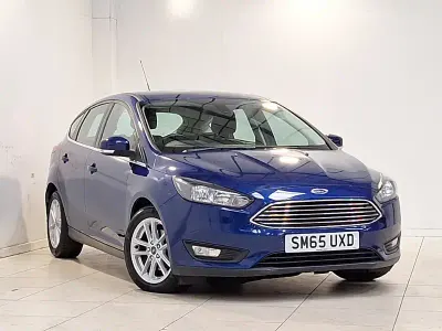 Used Ford Focus Zetec 100 HP (73 kW) 2016 Blue Hatchback