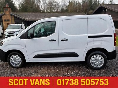 Used Peugeot Partner Premium 131 HP (96 kW) 2023 White MPV