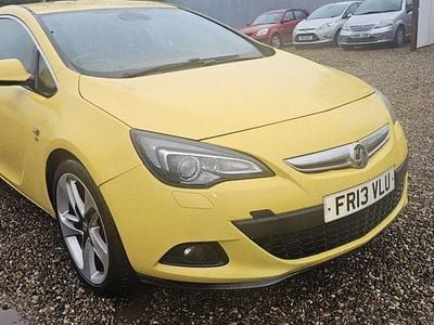 Used Vauxhall Astra GTC SRi 140 HP (102 kW) 2013 Yellow Coupe