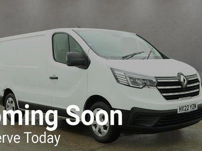 White Used 2022 Renault Trafic Business MPV | £12,990 (Fair price)