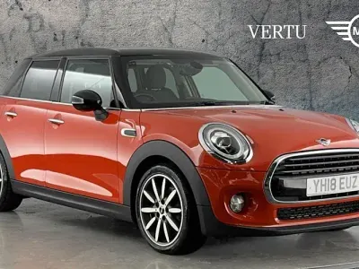 Used Mini Cooper Hatch 136 HP (100 kW) 2018 Orange Hatchback