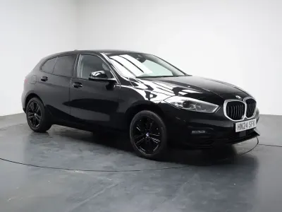 Used BMW 118 Sport Line 136 HP (100 kW) 2024 Black Hatchback