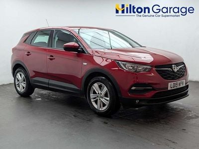 Used Vauxhall Grandland X S 130 HP (95 kW) 2019 Red SUV