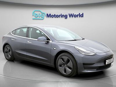 Used Tesla Model 3 Standard Range Plus 222 kW (302 HP) 2020 Sedan