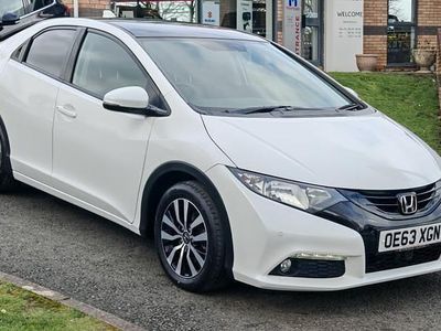 Begagnad Honda Civic SR 120 HK (88 kW) 2014 Vit Halvkombi
