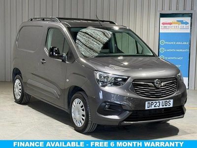 Second-hand Vauxhall Combo S 100 CP (73 kW) 2023 Gri Monovolum
