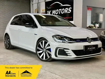 Used VW Golf VII Advance 201 HP (147 kW) 2018 White Hatchback
