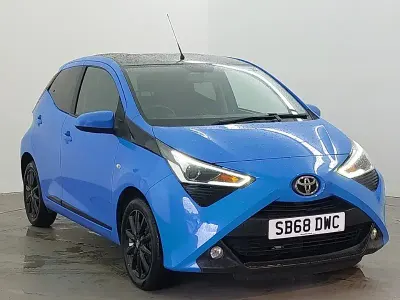 Used Toyota Aygo x-press 69 HP (50 kW) 2019 Blue Hatchback