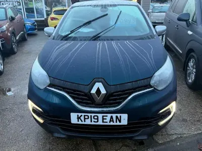 Used Renault Captur Iconic 90 HP (66 kW) 2019 Blue/silver SUV