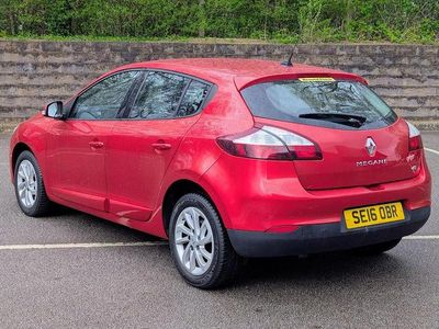 Używany Renault Mégane IV Dynamique 110 KM (80 kW) 2016 Czerwony Hatchback