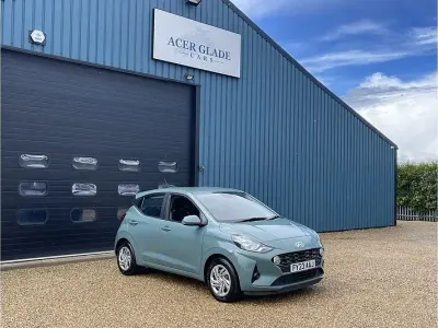 Used Hyundai i10 SE 67 HP (49 kW) 2023 Green Hatchback