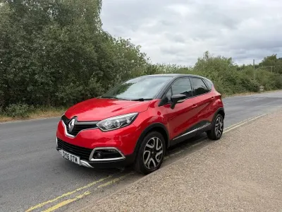 Used Renault Captur Signature 90 HP (66 kW) 2016 Red/black SUV