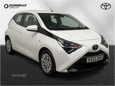Used Toyota Aygo X-play 2022 White Hatchback