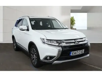 Usado Mitsubishi Outlander 147 HP (108 kW) 2017 Branco SUV