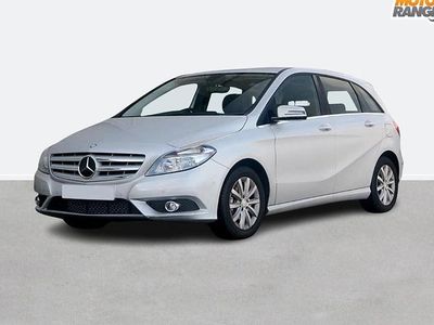 Begagnad Mercedes B180 109 HK (80 kW) 2014 Röd Minibuss