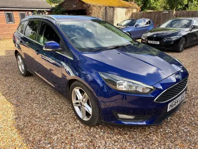 Used Ford Focus Zetec 125 HP (91 kW) 2015 Blue Estate