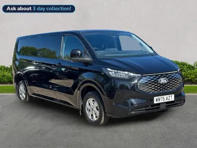 Begagnad Ford E-Transit Limited 100 kW (136 HK) 2025 Svart Van