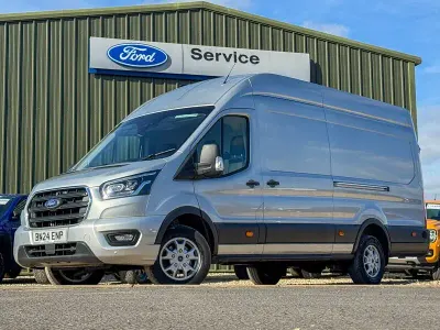 Usado Ford Transit Limited 131 CV (96 kW) 2023 Plateado Van