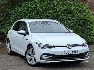 Begagnad VW Golf VII Style 150 HK (110 kW) 2020 Vit Halvkombi