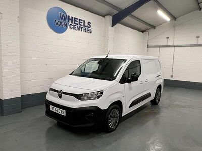Used Citroën Berlingo 101 HP (74 kW) 2024 White MPV