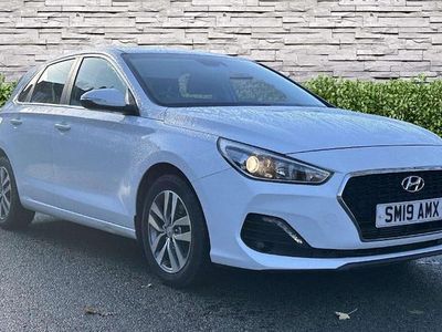 White Used 2019 Hyundai i30 SE Hatchback | £5,850 (Fair price)