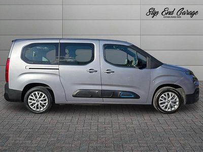 Usado Citroën e-Berlingo Feel 98 kW (134 HP) 2022 Cinzento Monovolume