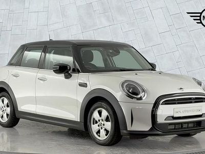 Used Mini Cooper Classic 134 HP (98 kW) 2023 White Hatchback