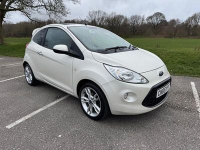 Used Ford Ka Titanium 69 HP (50 kW) 2015 White Hatchback