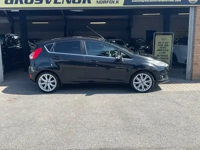 Usado Ford Fiesta Titanium 125 HP (91 kW) 2017 Citadino