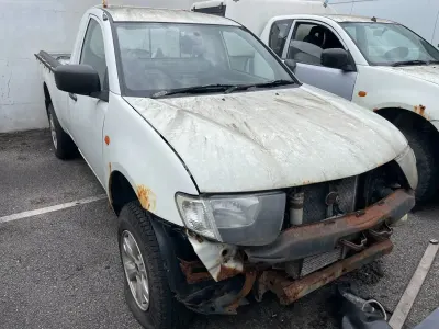 Usado Mitsubishi L200 134 CV (98 kW) 2009 Blanco Pickup/Camioneta