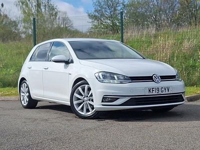 Begagnad VW Golf VII GT 150 HK (110 kW) 2019 Vit Halvkombi