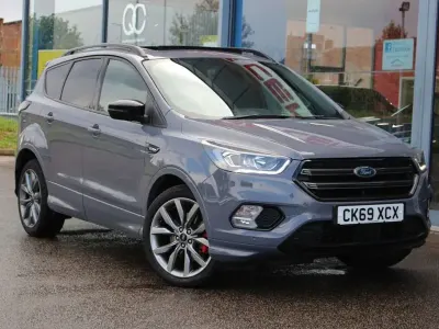 Usado Ford Kuga ST-Line 150 CV (110 kW) 2019 Marrón SUV