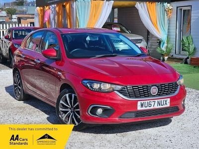 Used Fiat Tipo Lounge 95 HP (69 kW) 2017 Red Hatchback