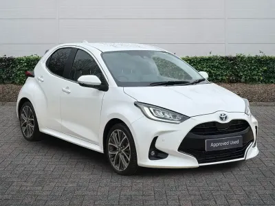 Usado Toyota Yaris Hybrid 2023 Branco Citadino