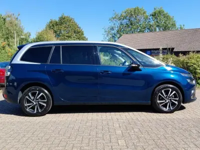Used Citroën C4 SpaceTourer Shine 128 HP (94 kW) 2022 Blue MPV