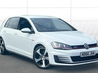 Used VW Golf VII GTI 220 HP (161 kW) 2016 White Hatchback