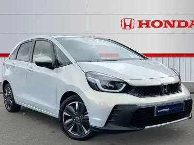 Second-hand Honda Jazz Advance 122 CP (89 kW) 2025 Alb Hatchback