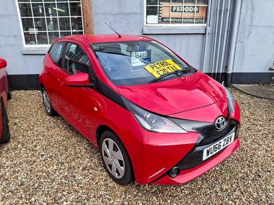 Used Toyota Aygo X-play 68 HP (50 kW) 2016 Red Hatchback