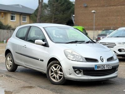 Used Renault Clio II Dynamique 2006 Silver Hatchback