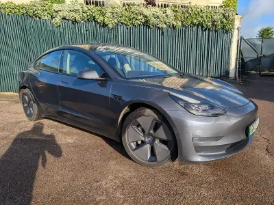 Begagnad Tesla Model 3 Long Range AWD 366 kW (498 HK) 2021 Grå Sedan